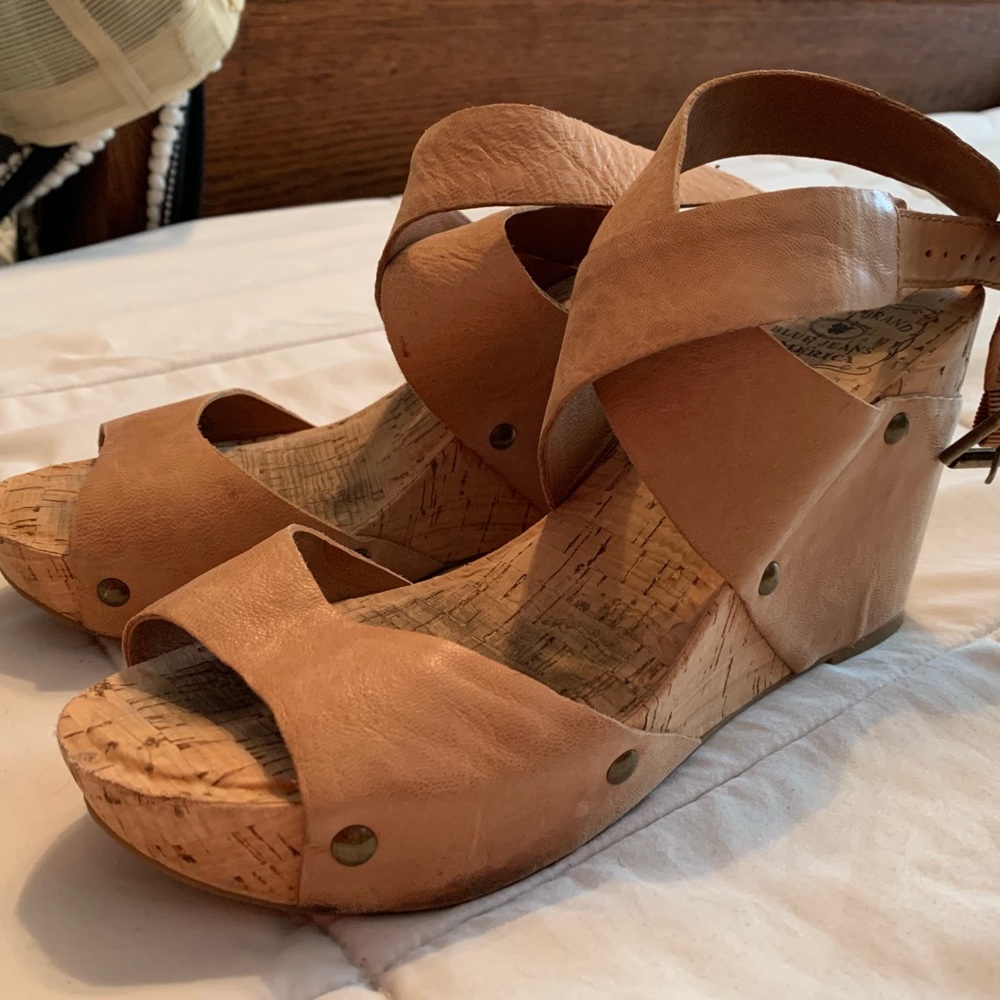Lucky wedges